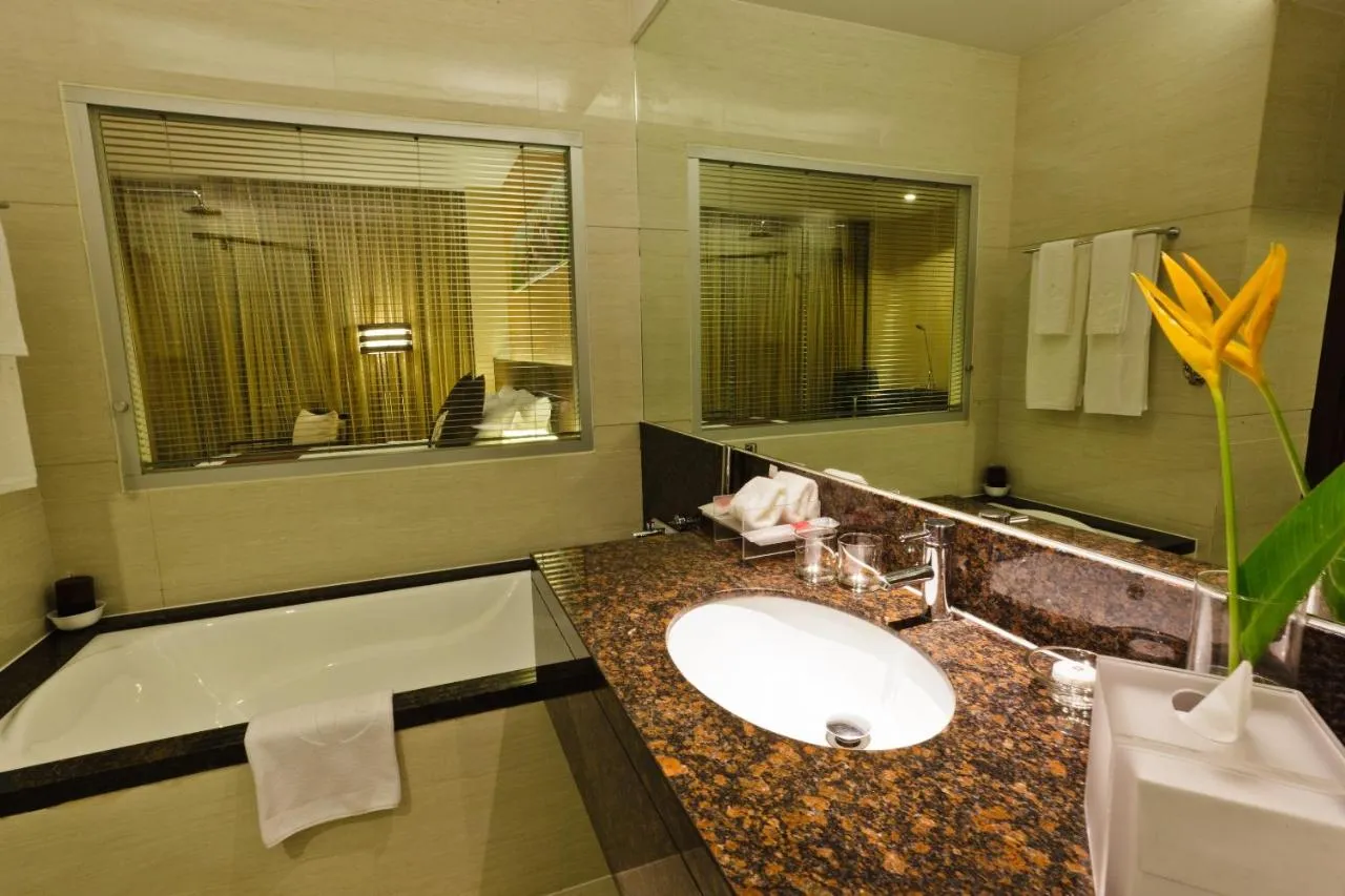 Ramada by Wyndham Manila Central slide-5