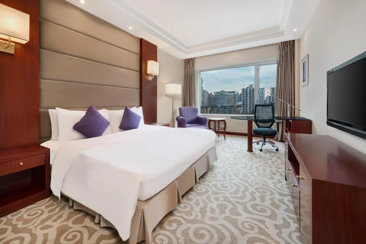 Crowne Plaza Shanghai, an IHG Hotel slide-5
