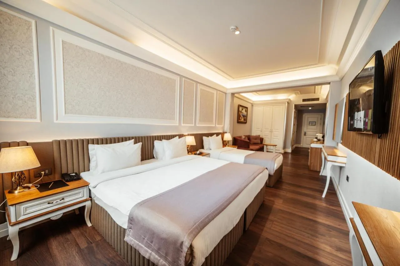 Theatrum Hotel Baku slide-3