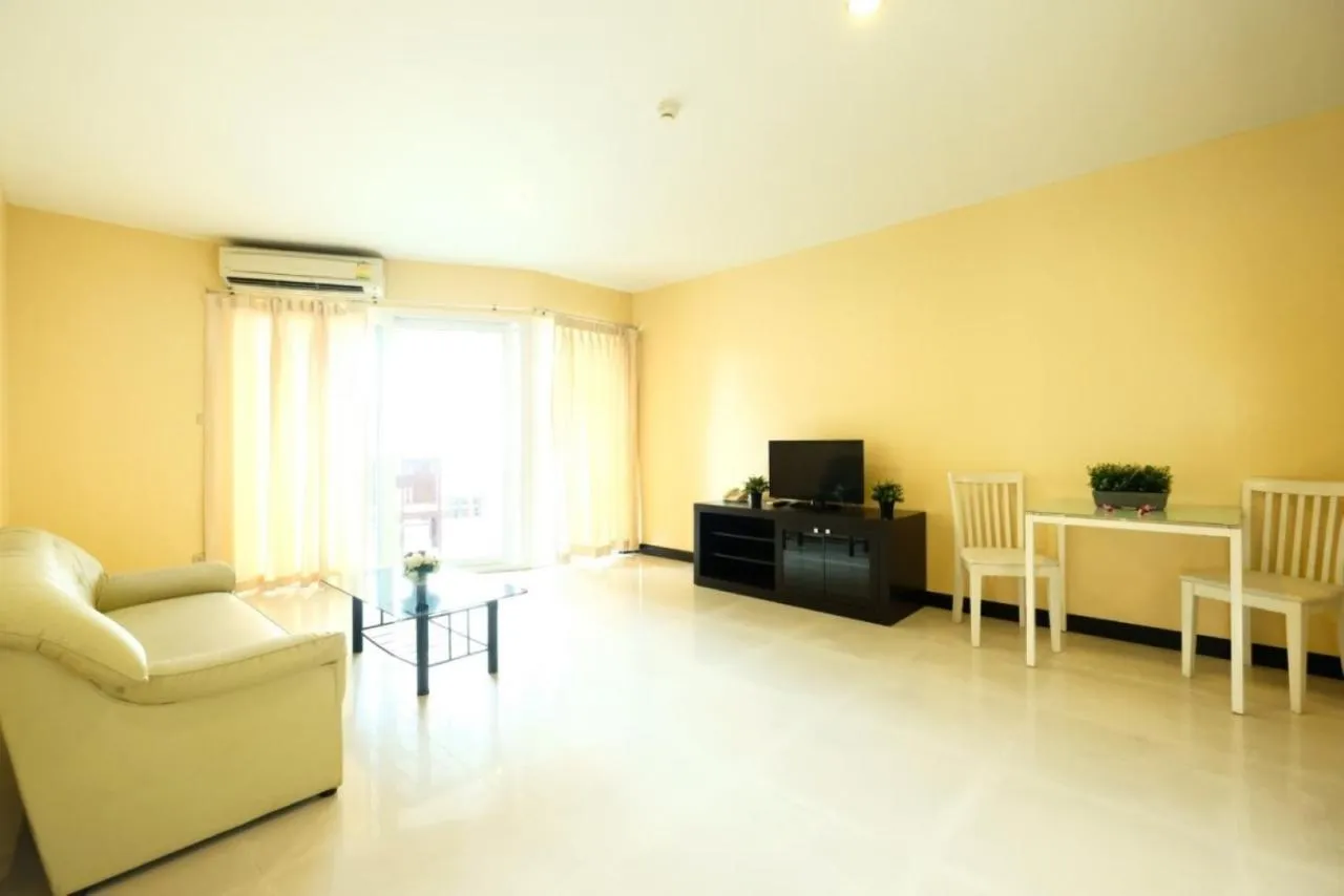 Jomtien Plaza Residence Pattaya-1