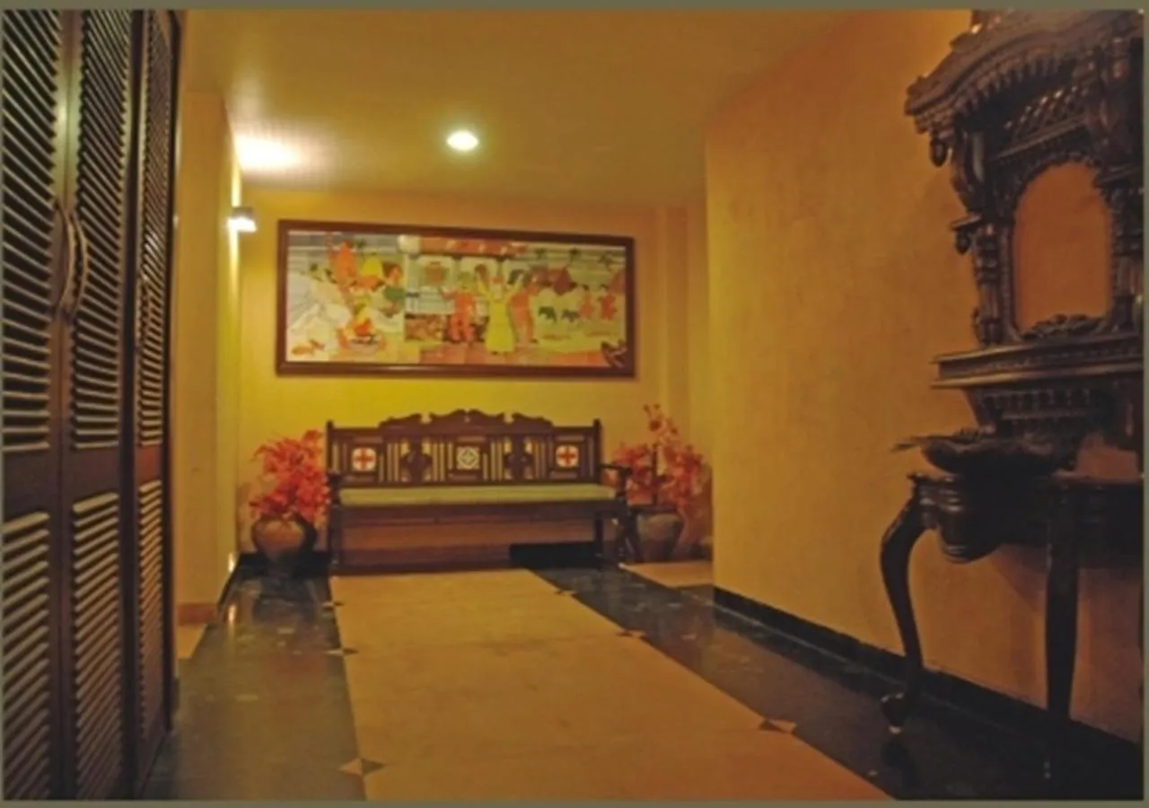 Tangerine Boutique Resort slide-5