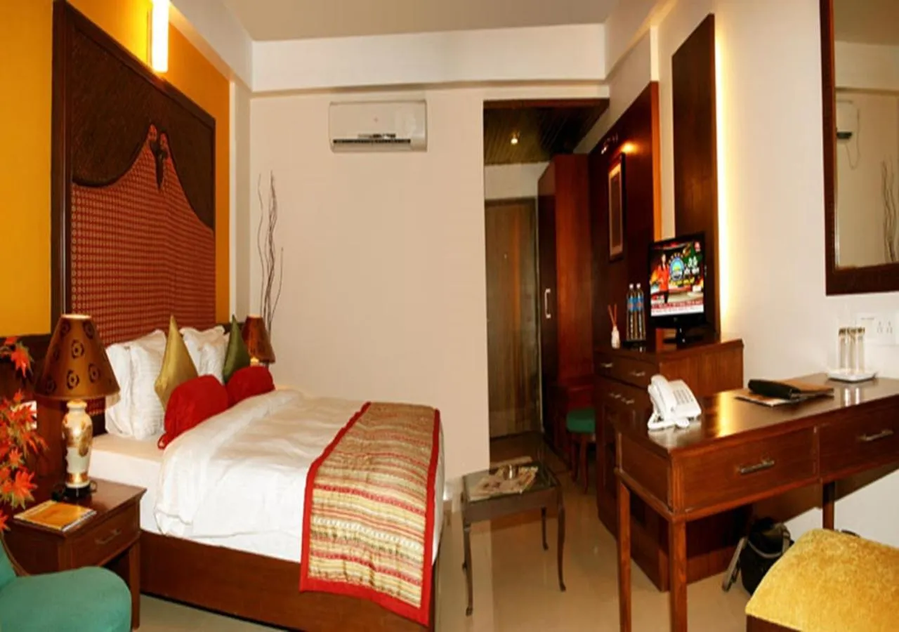 Tangerine Boutique Resort slide-4