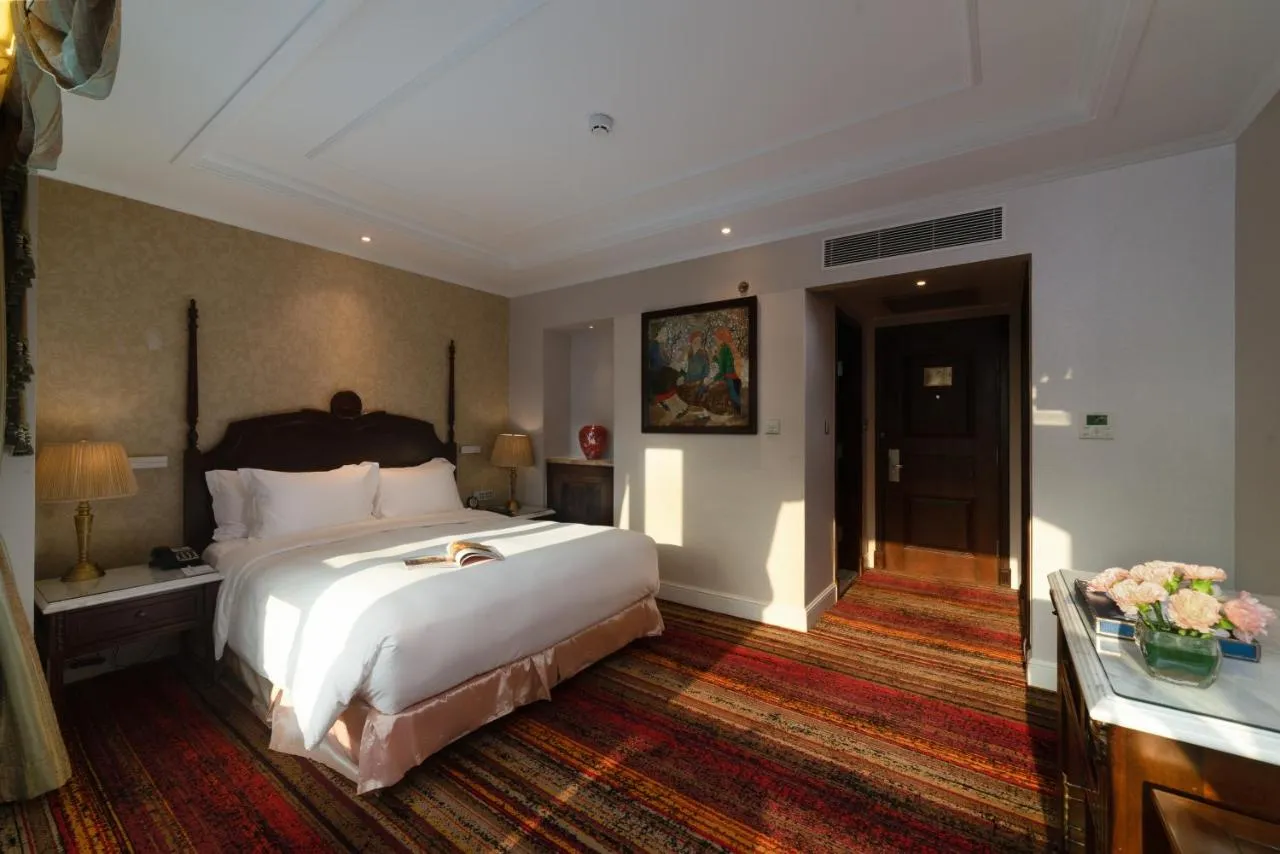The Lapis Hotel slide-3