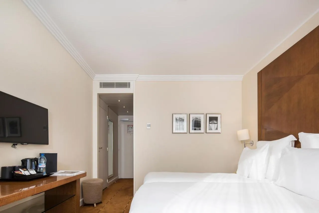 Warwick Geneva hotel-1