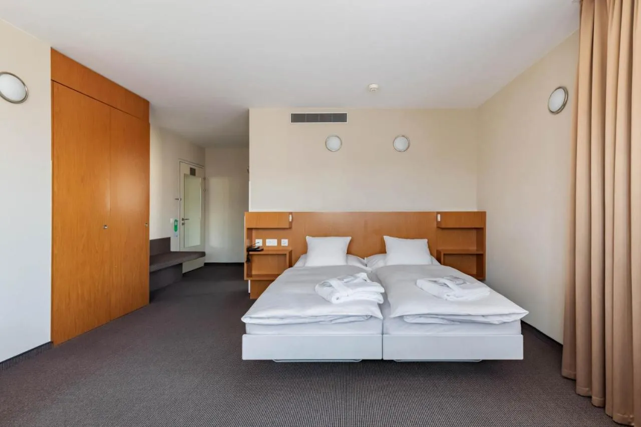 Cornavin Hotel Geneva-1