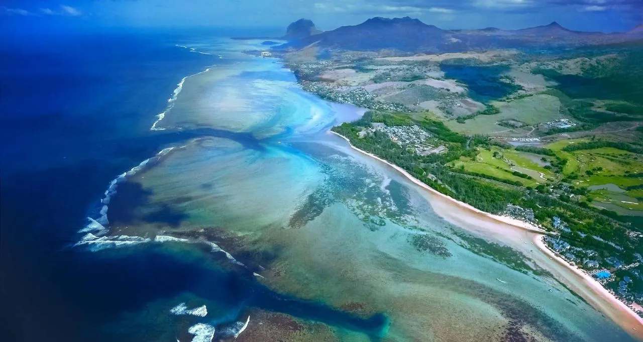 Outrigger Mauritius Beach Resort hotel slide-3