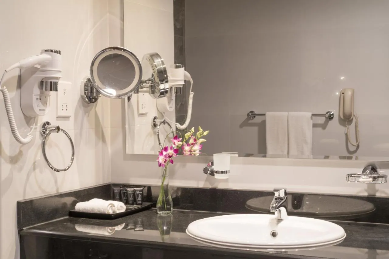 Hawthorn Suites by Wyndham Abu Dhabi City Center-1