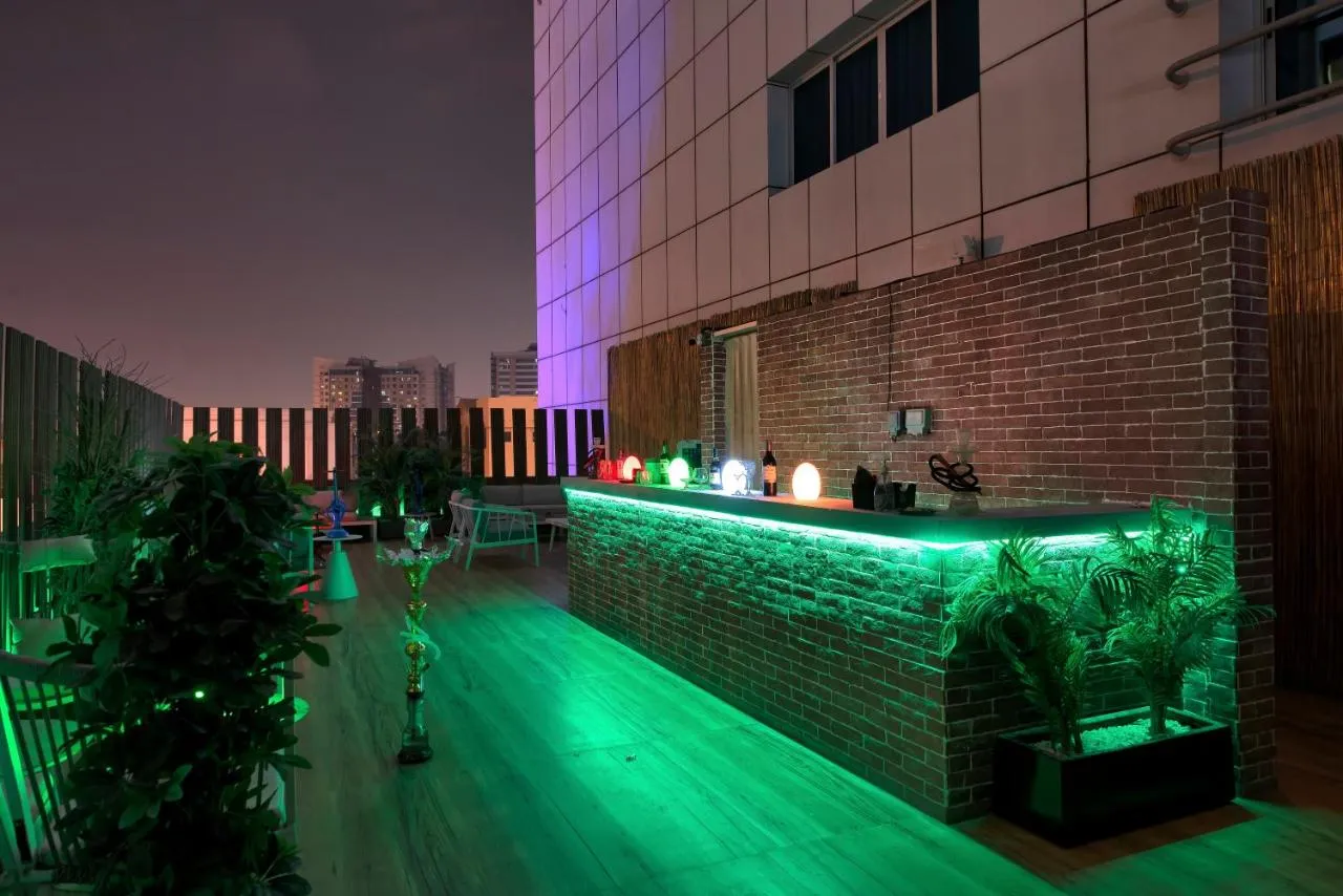 Grandeur Hotel Al Barsha slide-5