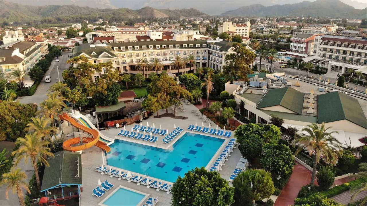 Lucida Beach hotel slide-4