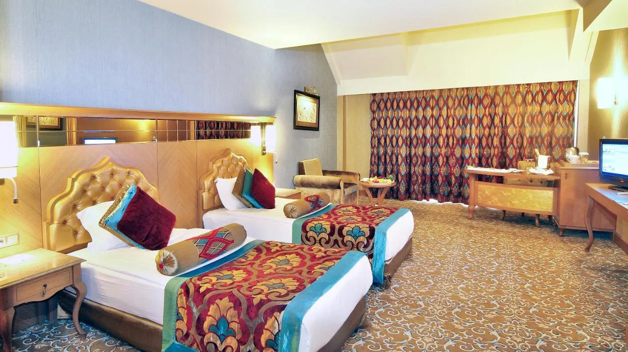 Royal Holiday Palace-1