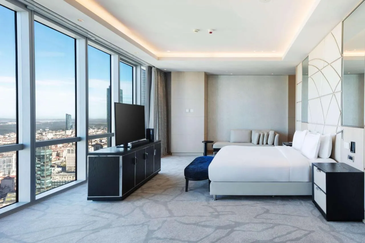 Wyndham Grand Istanbul Levent slide-4