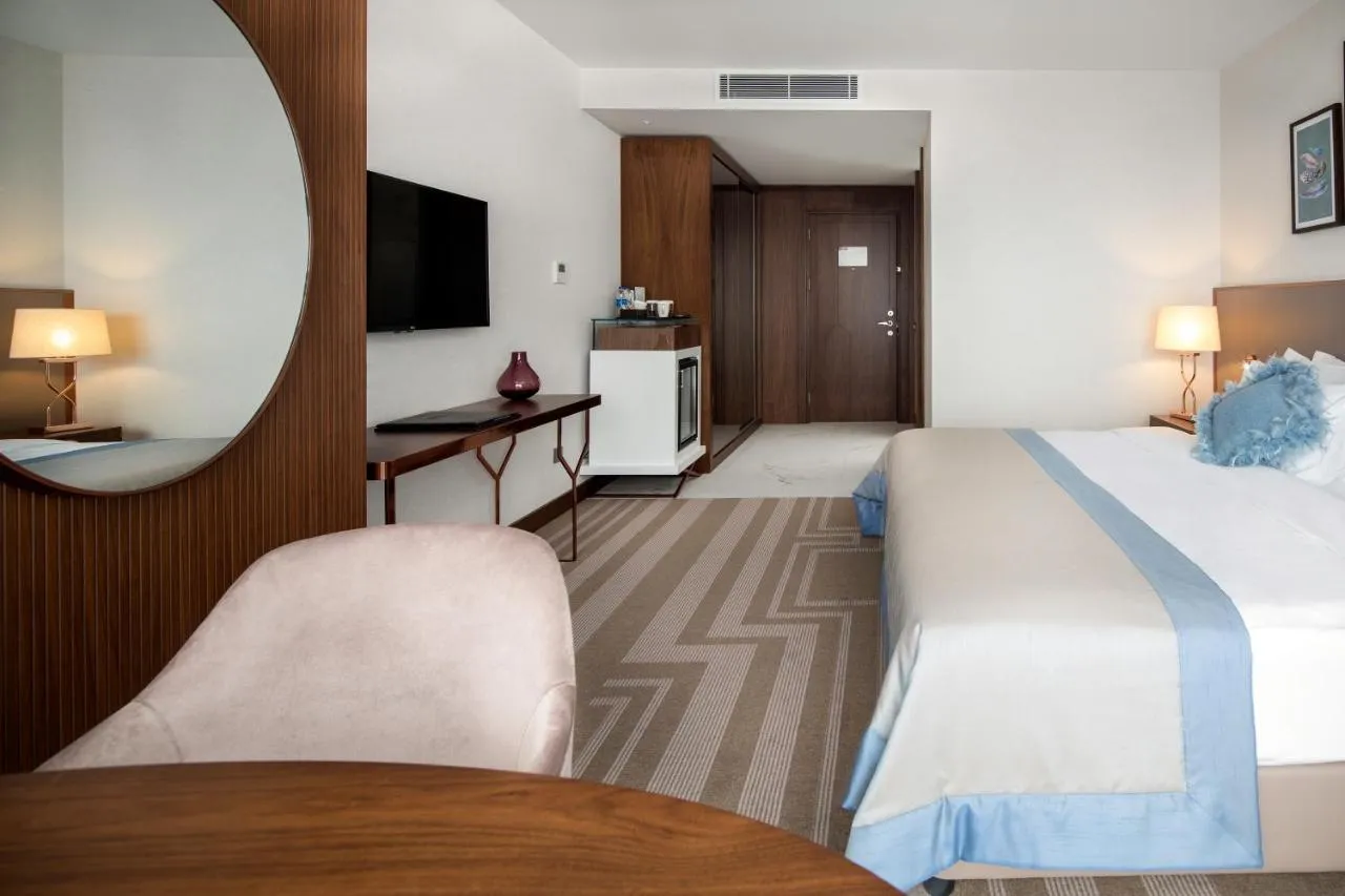Lionel Hotel-2
