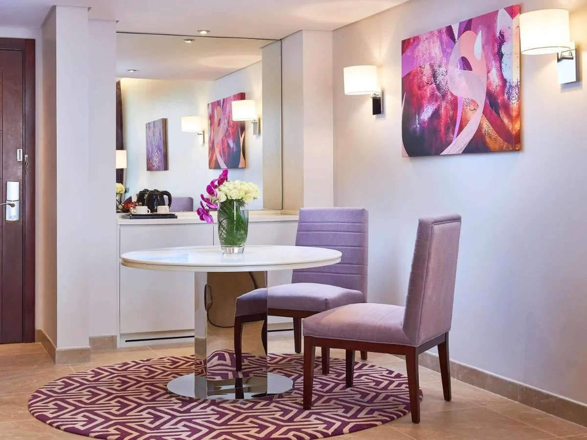 Mercure Dubai Barsha Heights Hotel Suites And Apartments-2