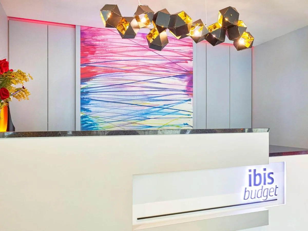 ibis budget Singapore Imperial slide-5