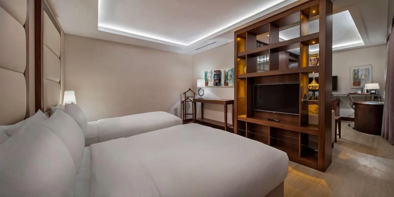 Doubletree By Hilton Istanbul Topkapi slide-3