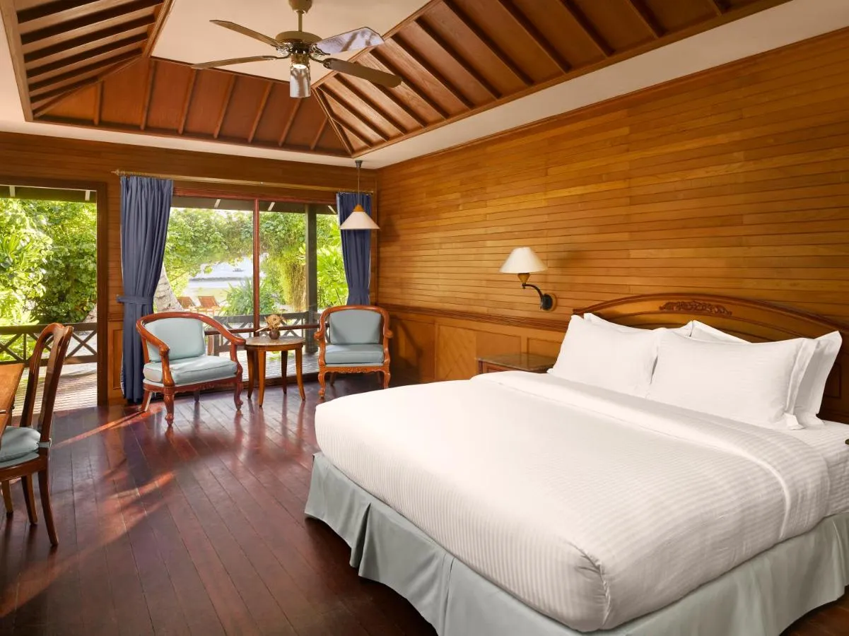 Royal Island Resort & Spa slide-3