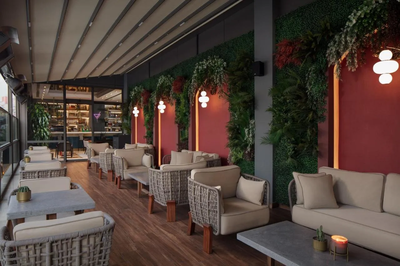 Delta Hotels By Marriott Istanbul Halic slide-5