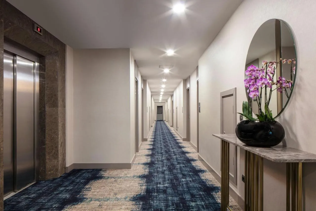 Delta Hotels By Marriott Istanbul Halic slide-3