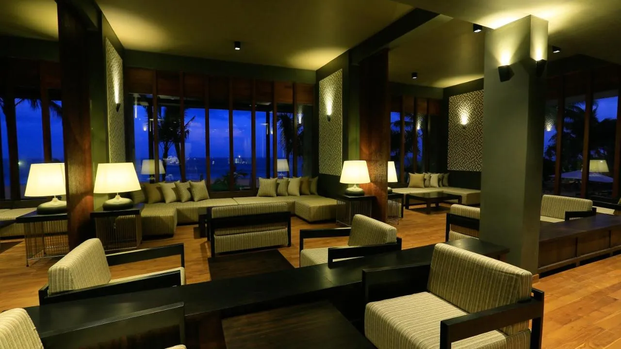Pandanus Beach Resort & Spa Hotel slide-5