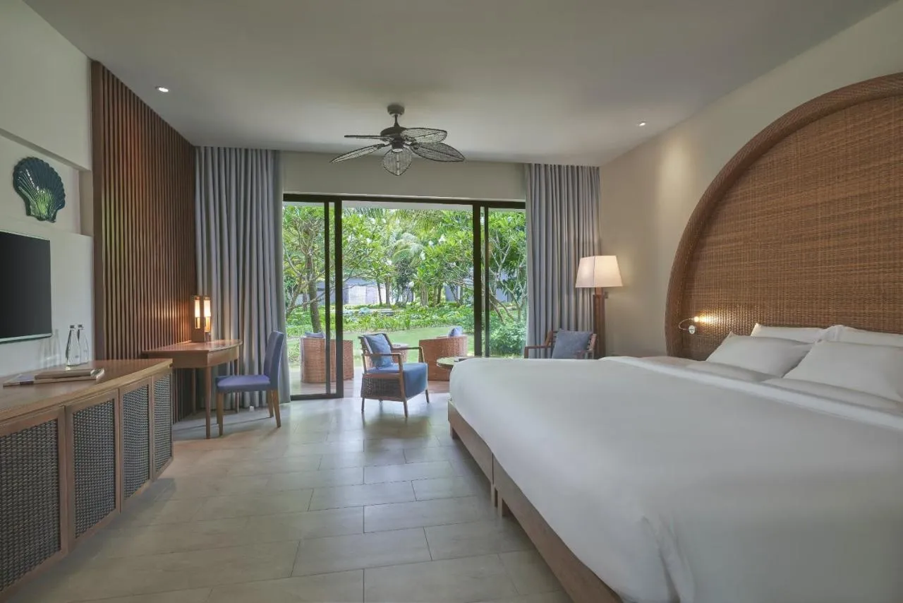 Novotel Phu Quoc Resort Hotel slide-4