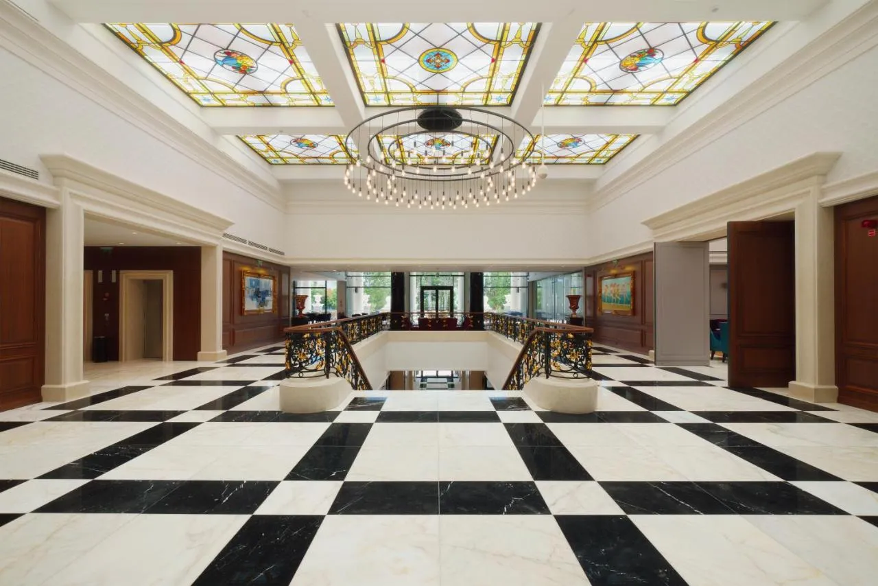 Astor Garden Hotel-1