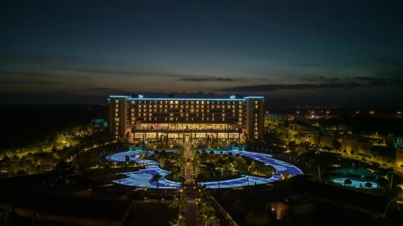 Concorde Luxury Resort slide-4