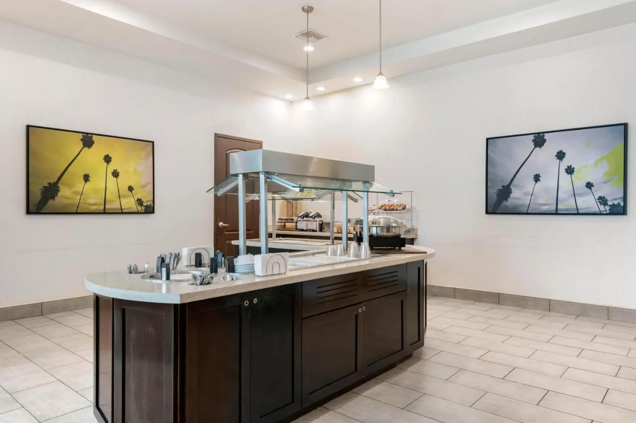 Staybridge Suites St. Petersburg-2