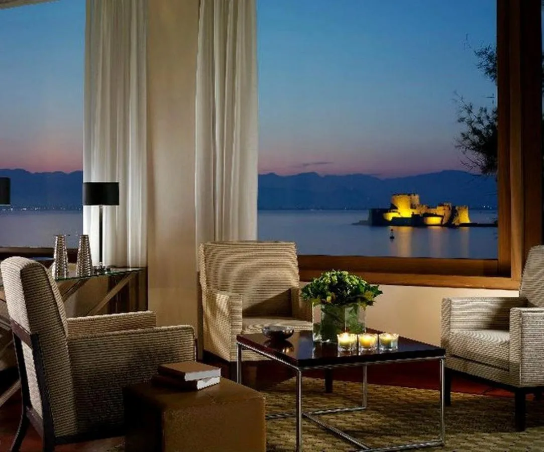 Amphitryon hotel slide-3