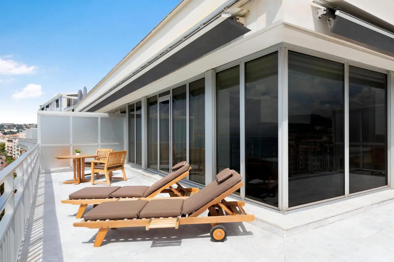 Le Meridien Nice hotel slide-4