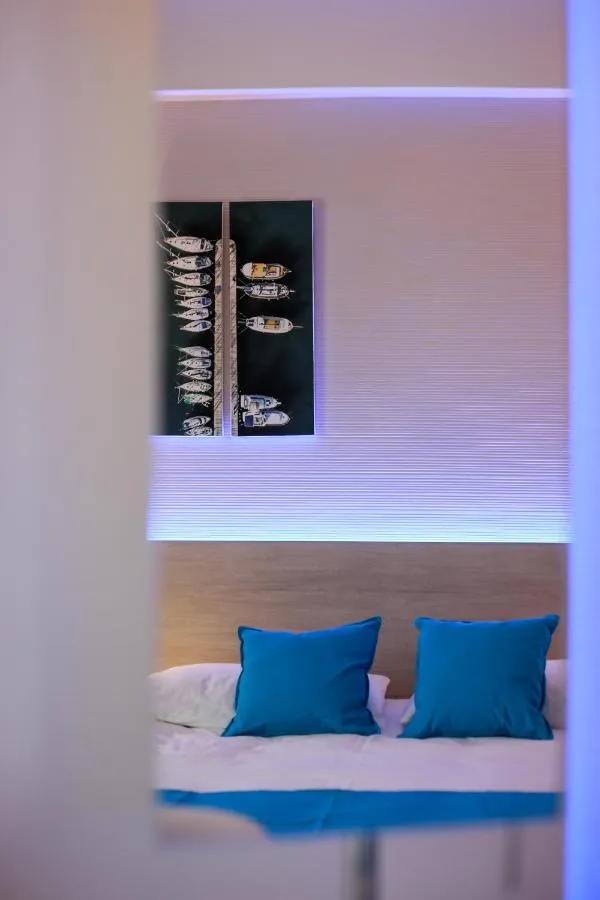Les Palmiers Beach Boutique Hotel & Luxury Apartments slide-4