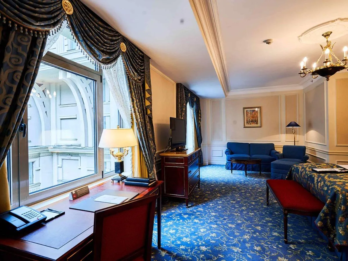 Fairmont Grand Kyiv hotel slide-4