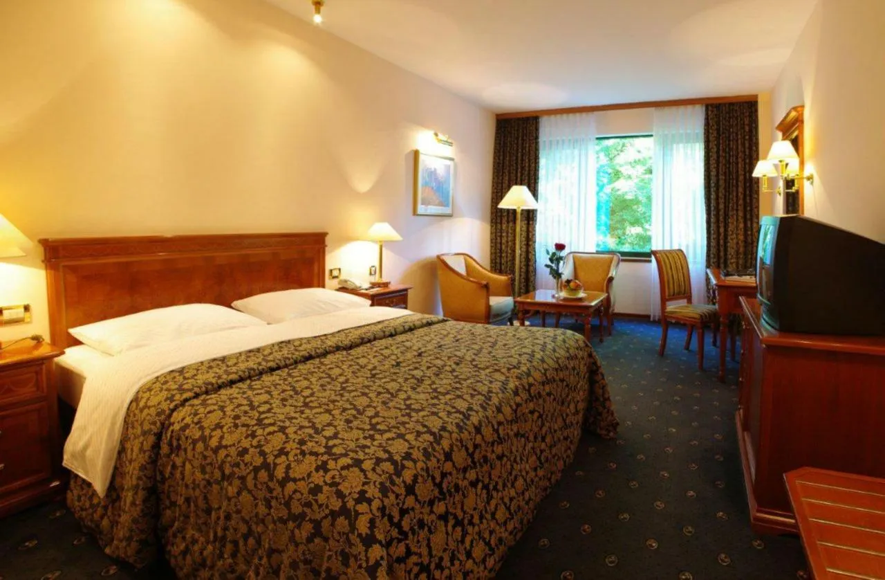AS Zagreb hotel slide-3