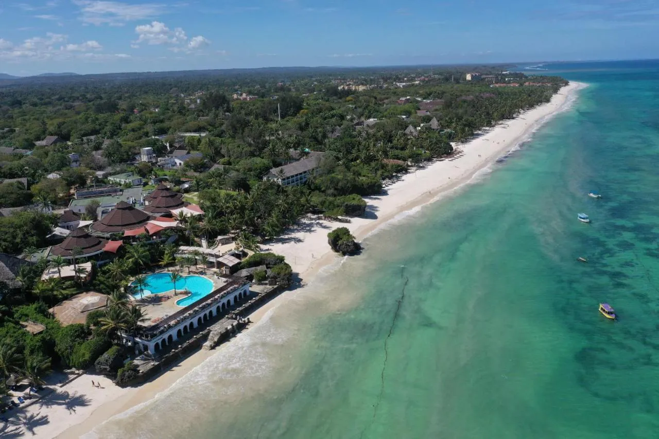 Leopard Beach Resort Spa hotel slide-3