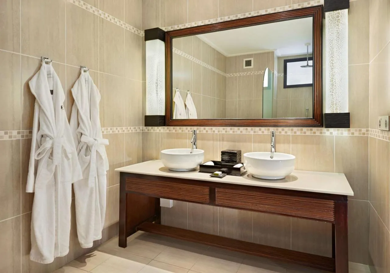 DoubleTree Hilton Seychelles hotel-1