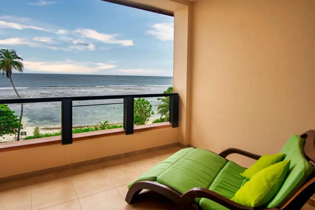 DoubleTree Hilton Seychelles hotel slide-4