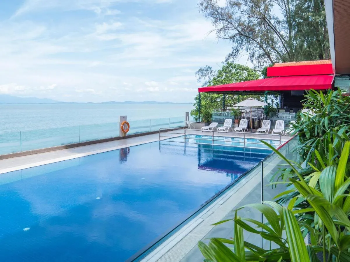 Hotel Sentral Seaview @ ​Beachfront slide-3