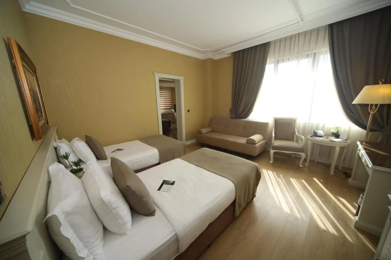 Bilek Hotel slide-3