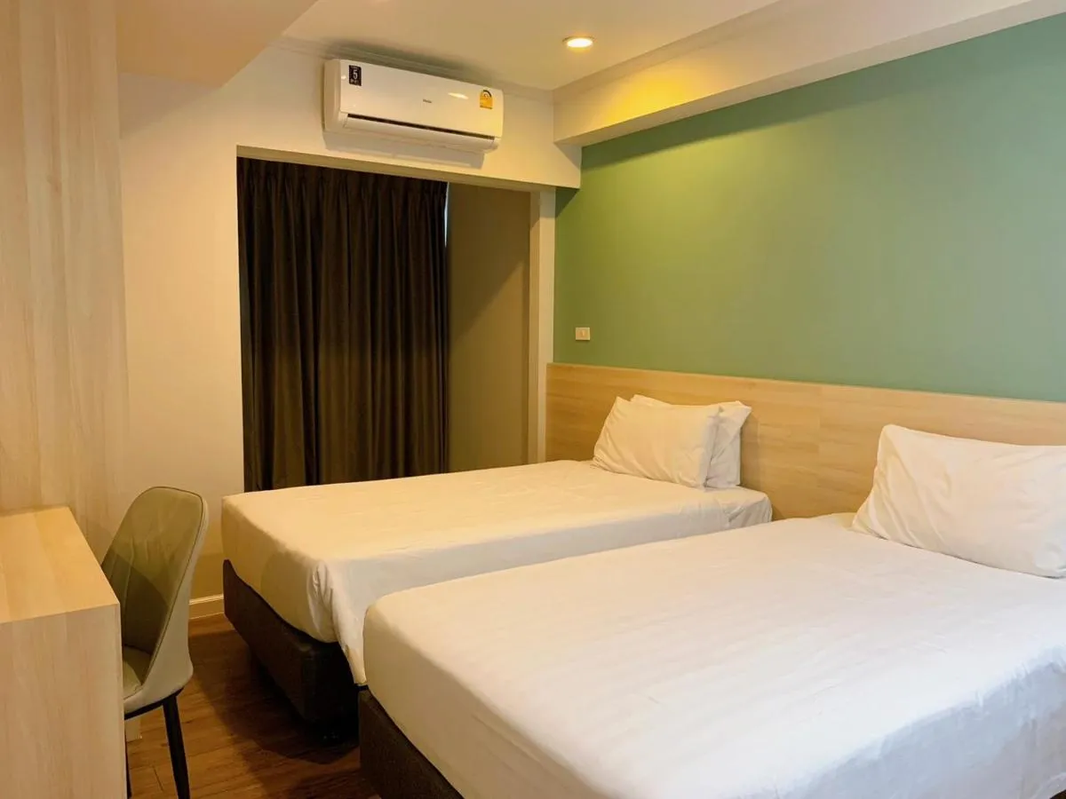 Miloft Sathorn Hotel - SHA Plus Certified slide-3