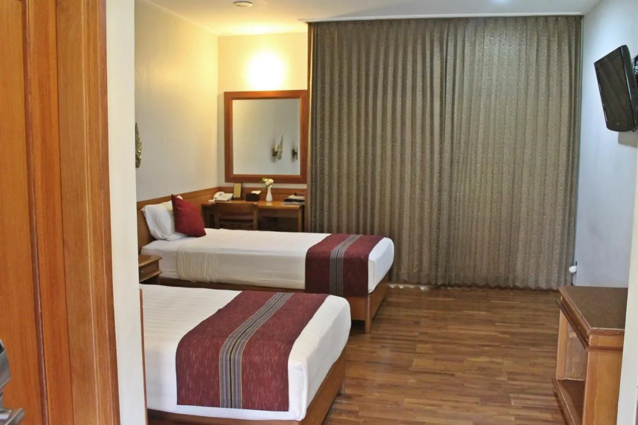 Manohara Resort slide-3