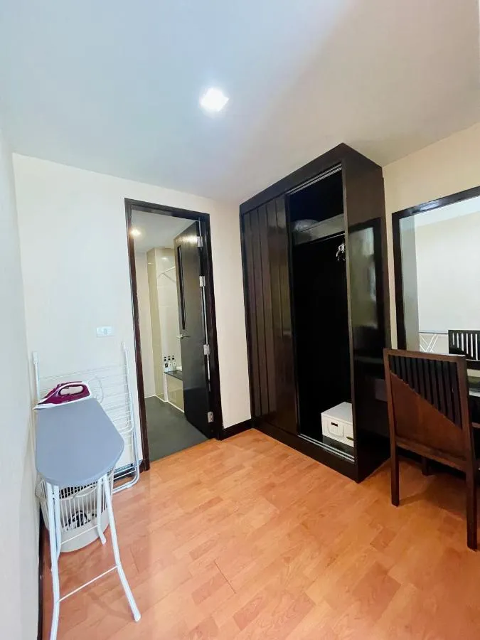The Kris 2 Bedrooms 2 Bathrooms Apartment slide-3