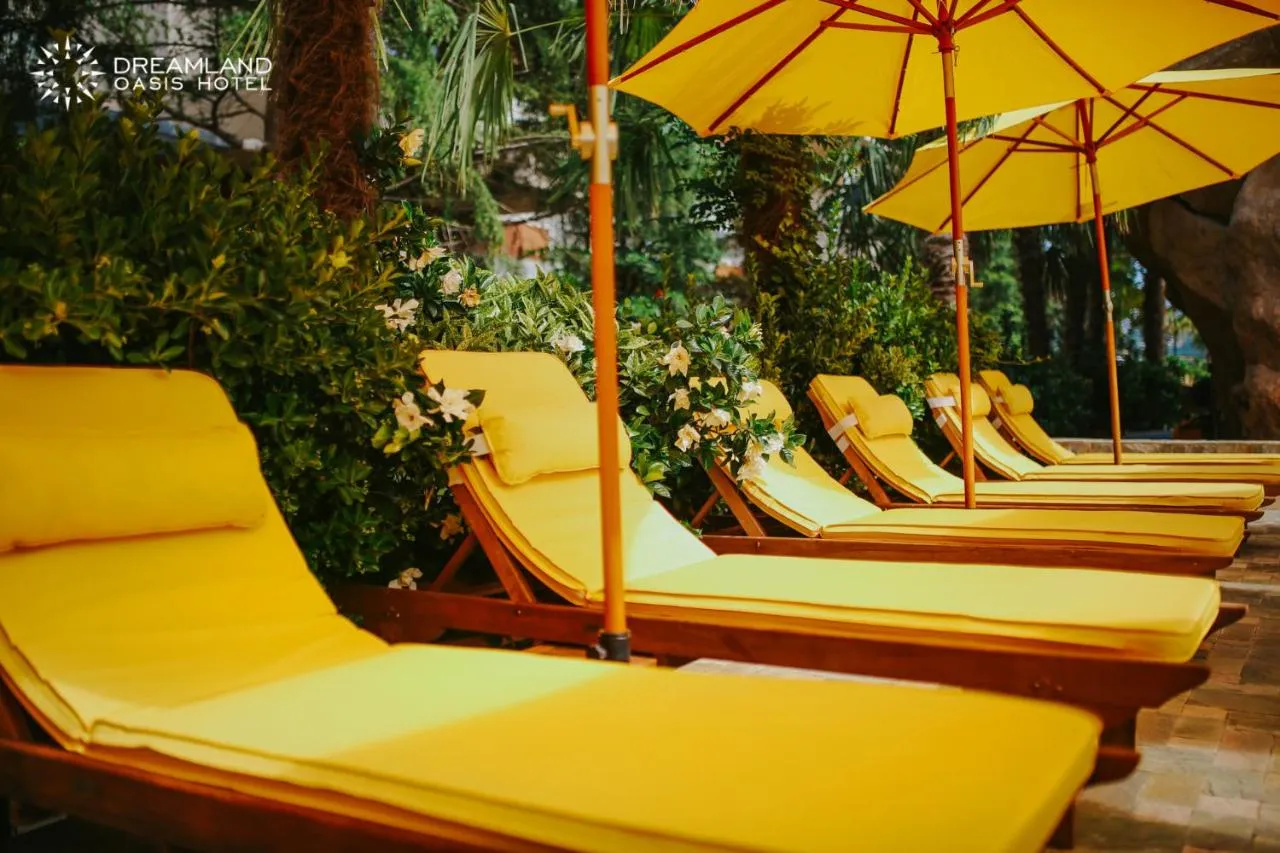 Hotel Dreamland Oasis slide-5