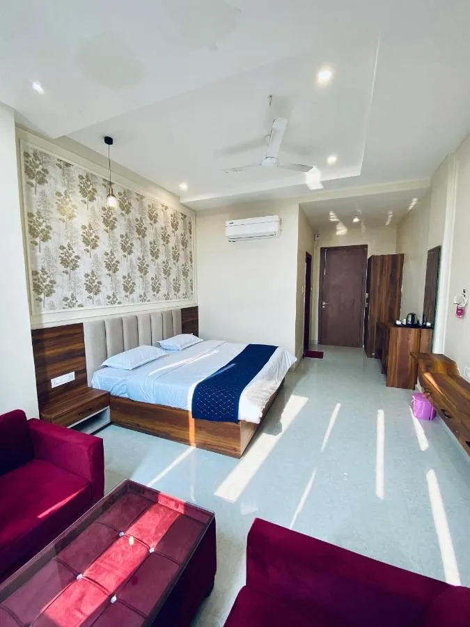 Hotel JMS Grand-1