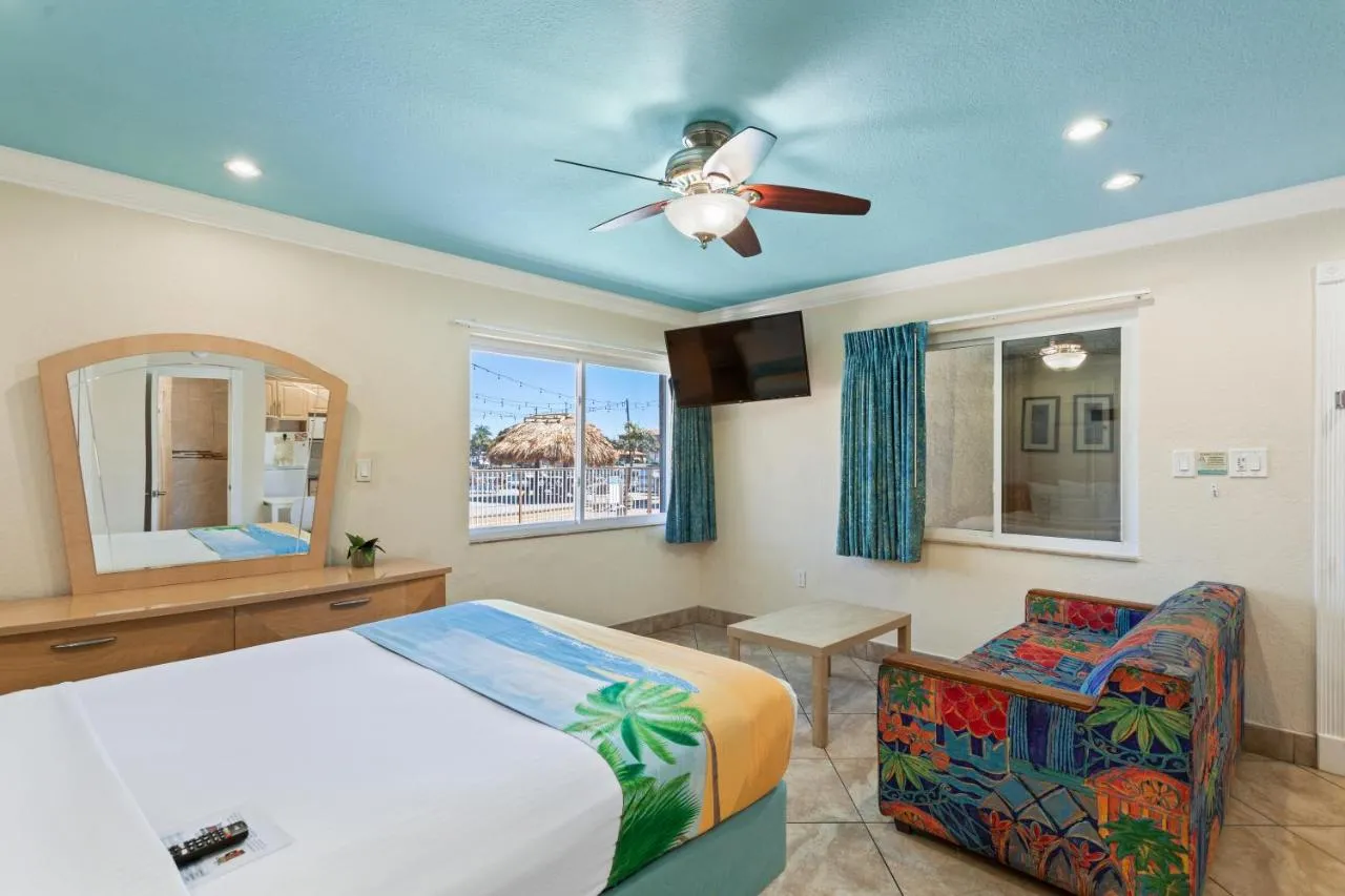 Bay Water Resort hotel slide-5