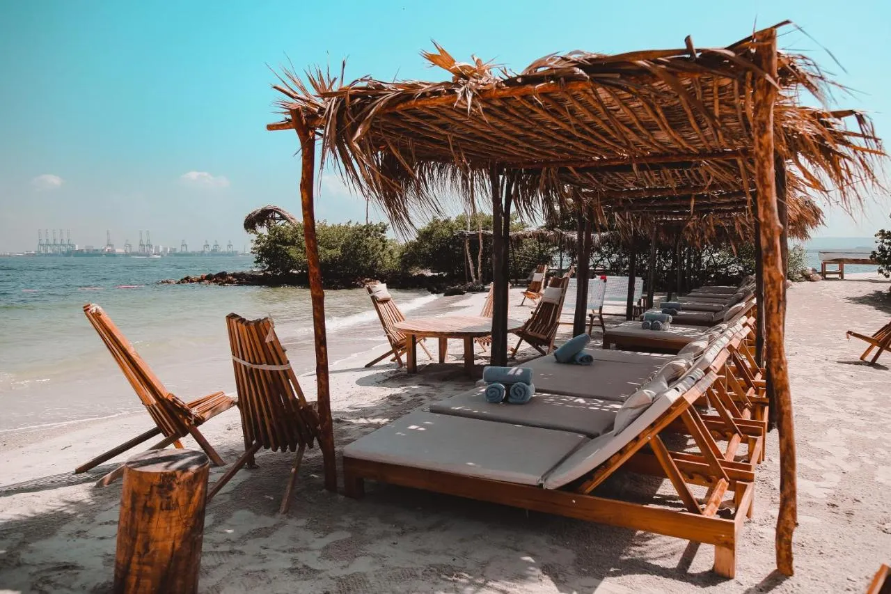Fenix Beach Cartagena slide-4