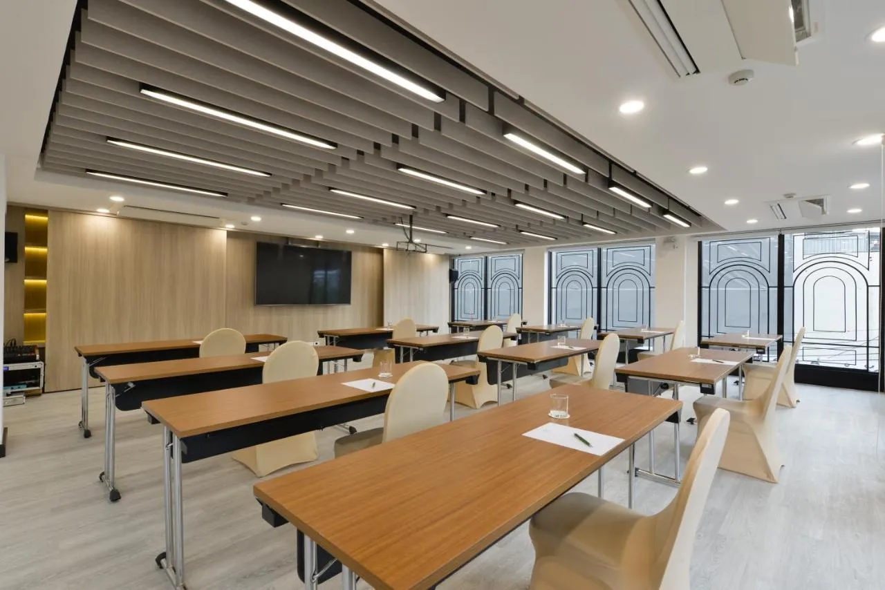 Oakwood Hotel & Residence Bangkok SHA Plus Certified-2