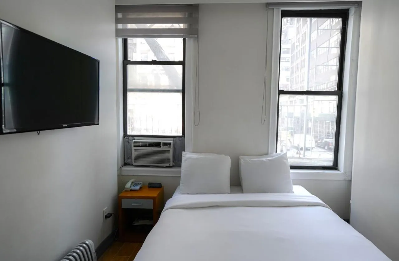 Midtown West Hotel slide-3
