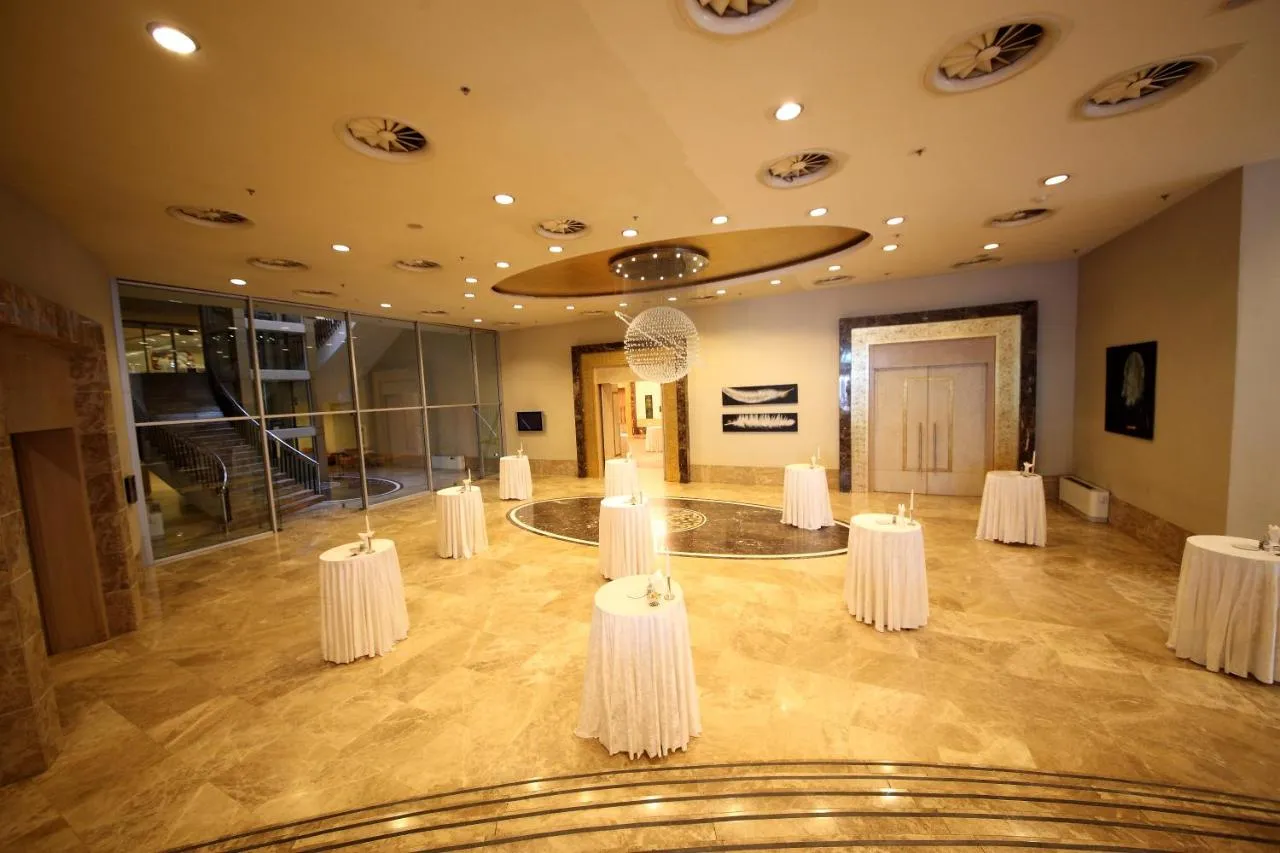 Dedeman Konya Hotel & Convention Center-1