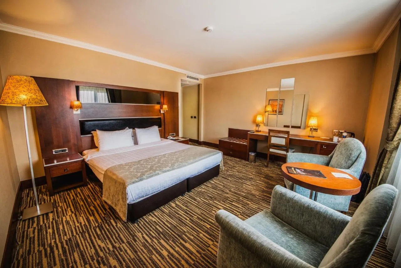Dream Hill Asia Business Deluxe Hotel slide-3