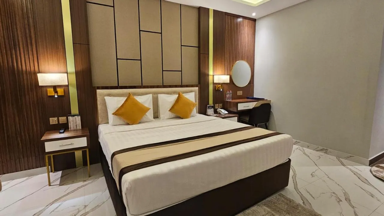 Golden Tulip Deira slide-4