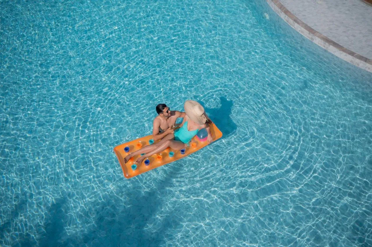 Holiday Inn Resort Krabi Ao Nang Beach slide-4